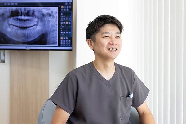 歯科医を志した背景と、インプラントに惹かれた理由