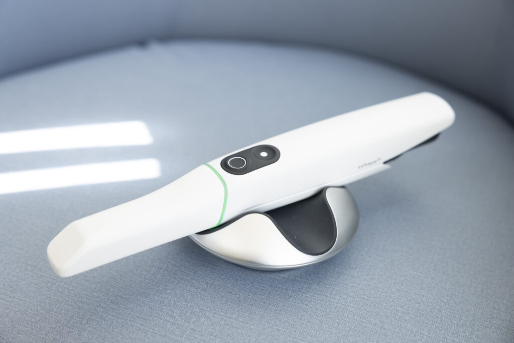 口腔内スキャナー（TRIOS）で快適な型取り